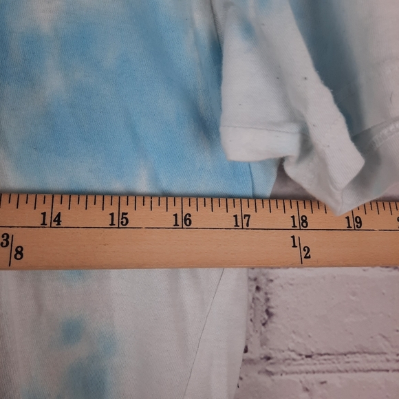 Division Of Labor Wonderland Graphic Tee - Picture 13 of 15